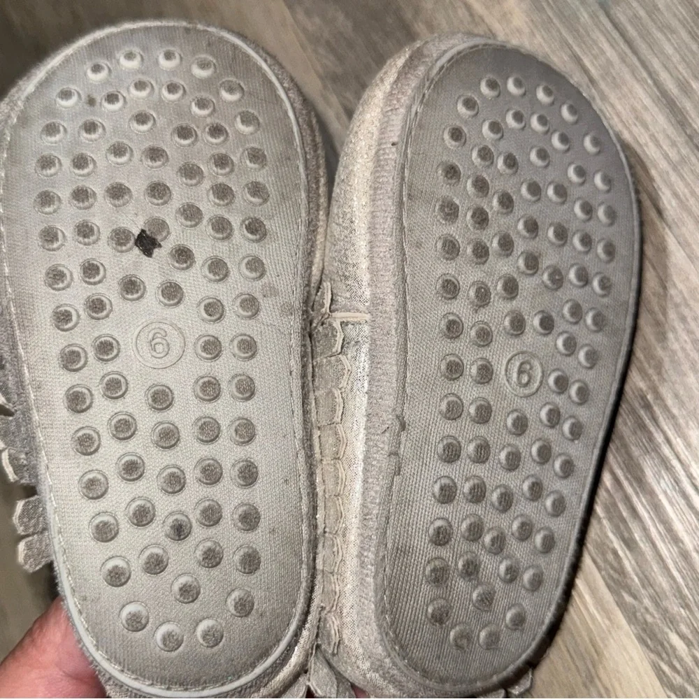 ☀️6/$20☀️ Silver Toddler Moccasins